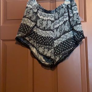 Black and white printed flowy shorts
